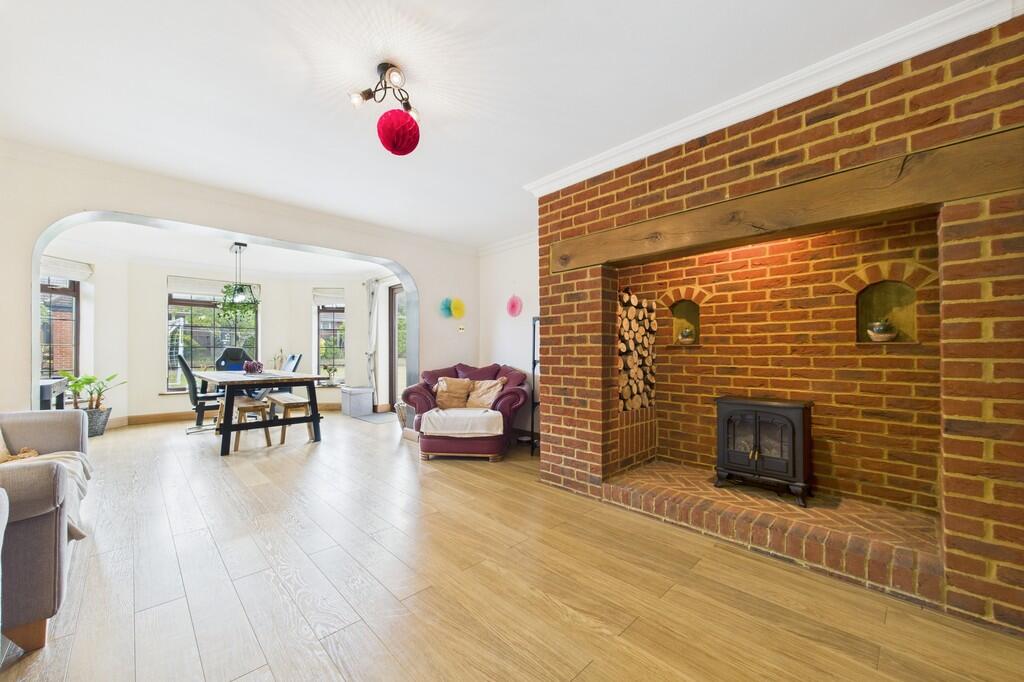 CAM01085G0-PR0589...