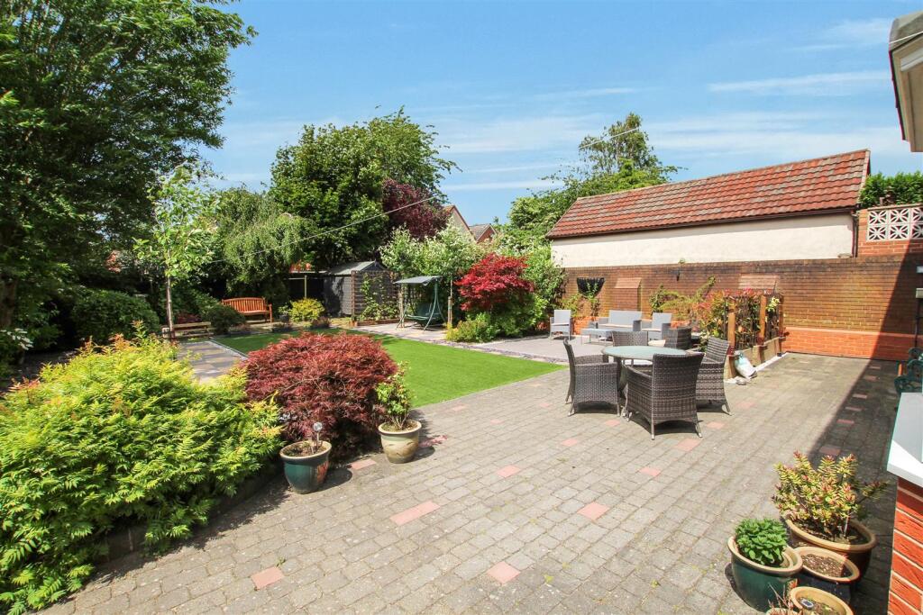 Rear-Garden-1.jpg