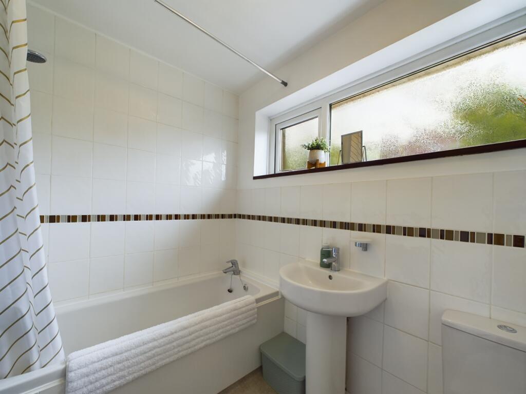 CAM02023G0-PR0054-STILL047