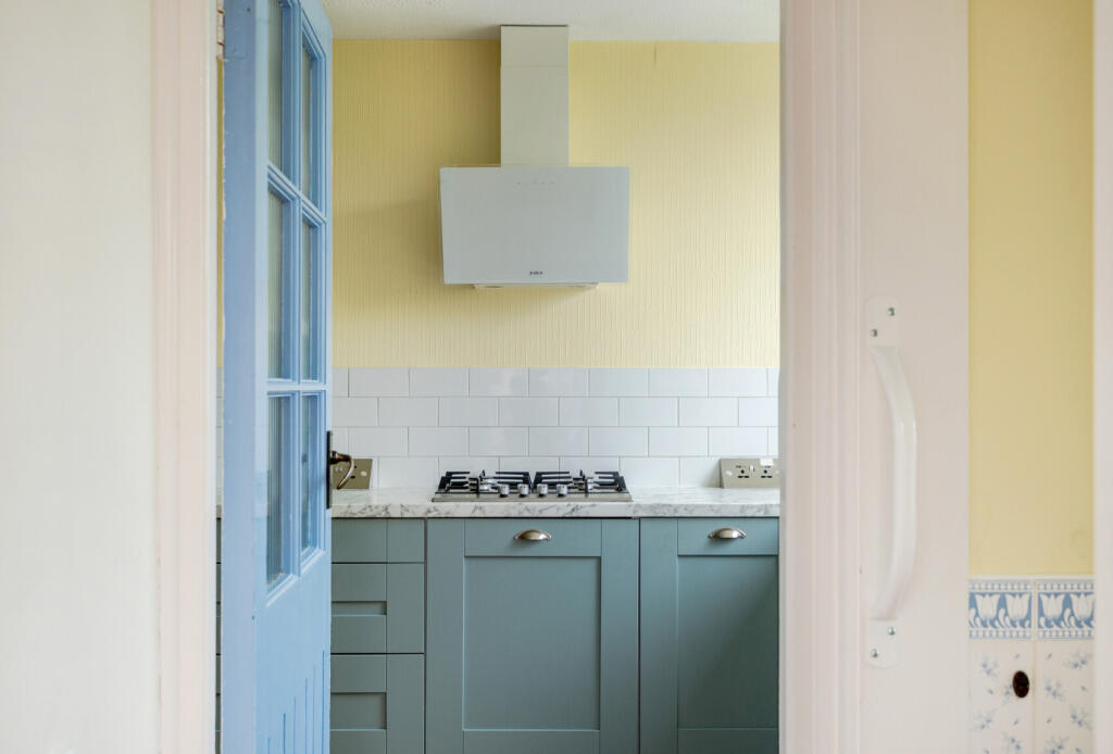 1291068-10-6839a7...