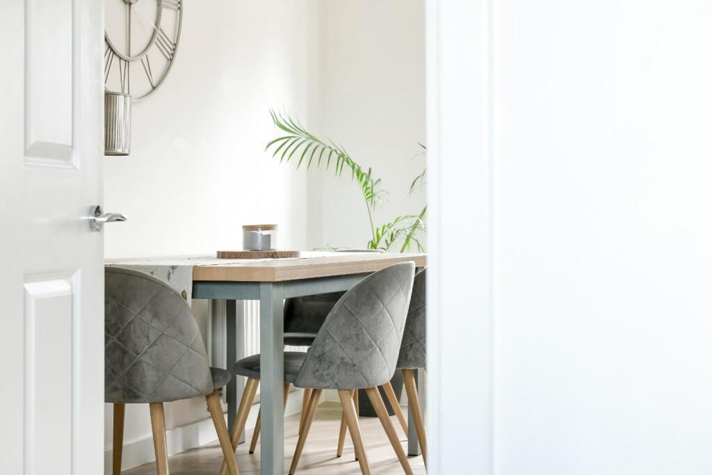 PRESTON MANOR ROAD (10).jpg