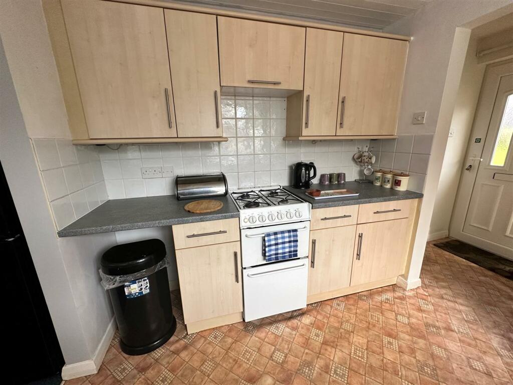 kitchen 5.jpg
