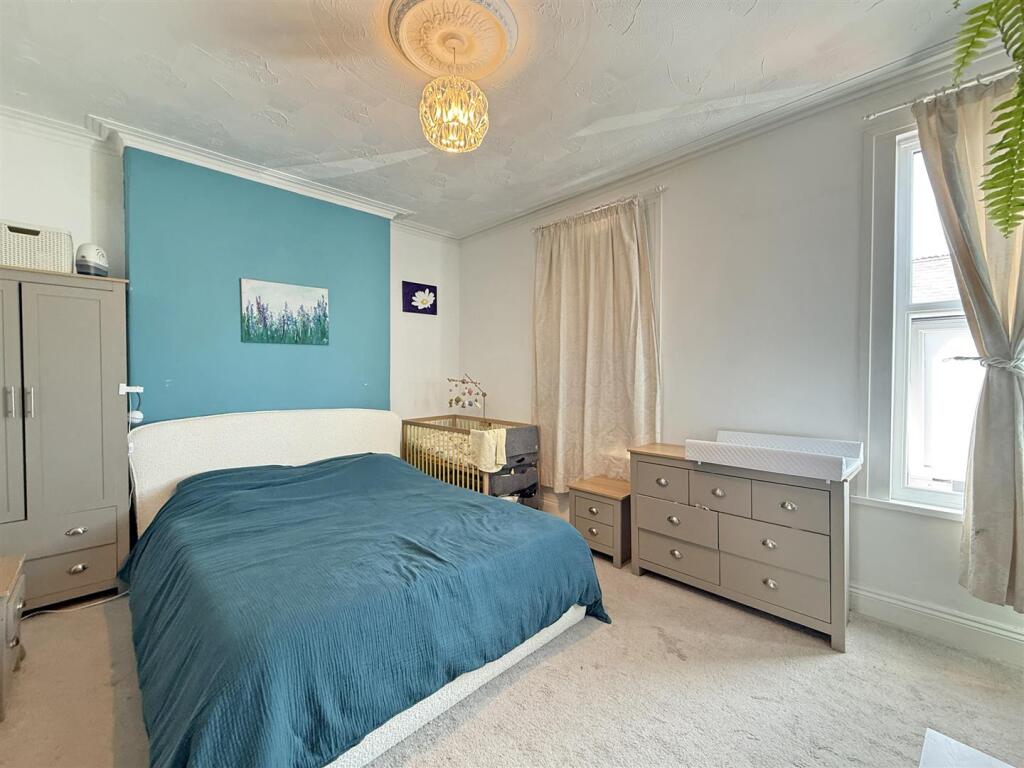 Cotehele Avenue 90 - Bed FP.jpg