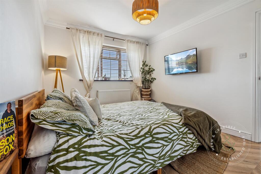 Cae Pant, Caerphilly, Hern Crabtree (17).jpg