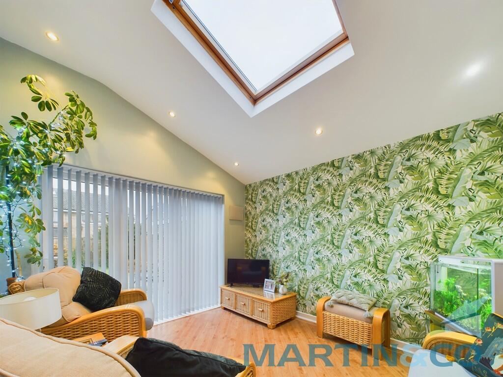 CAM01870G0-PR0148...