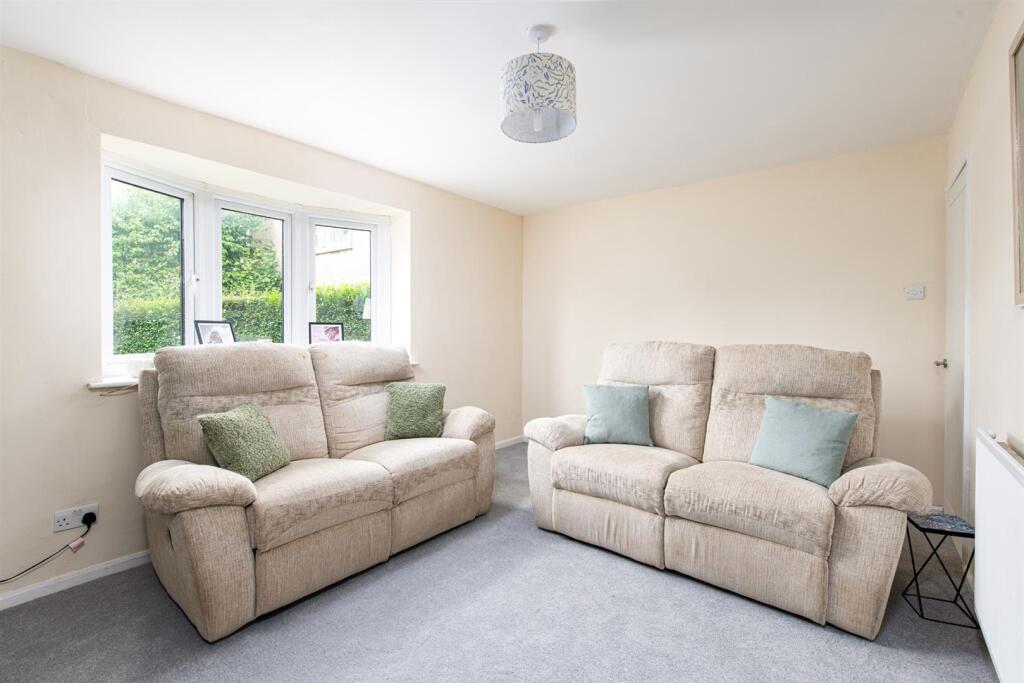 Sitting_Room_2.jpg
