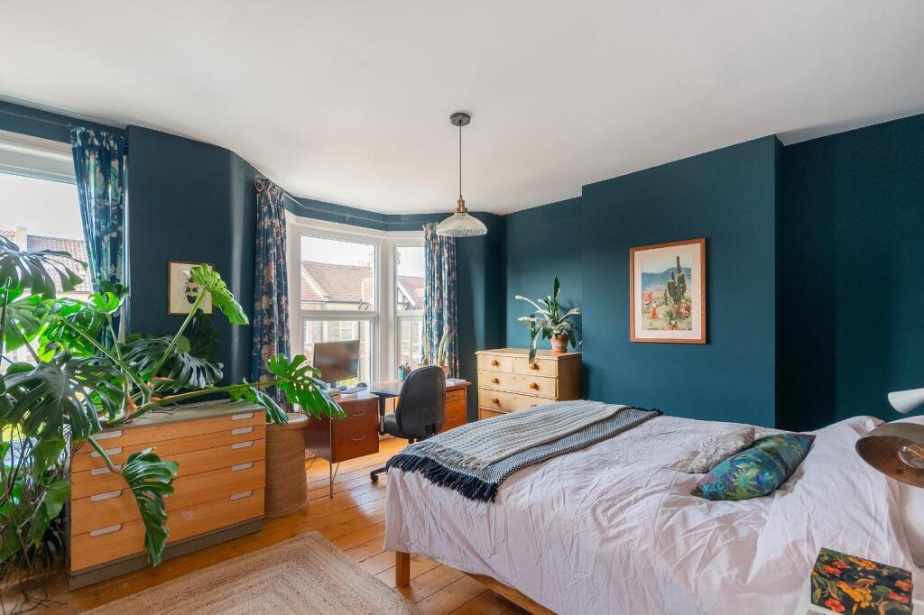 2E0RFS - Bedroom H.jpg