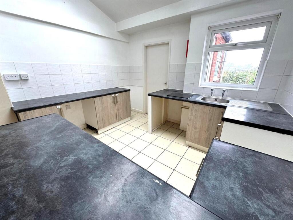 Kitchen Pic 3