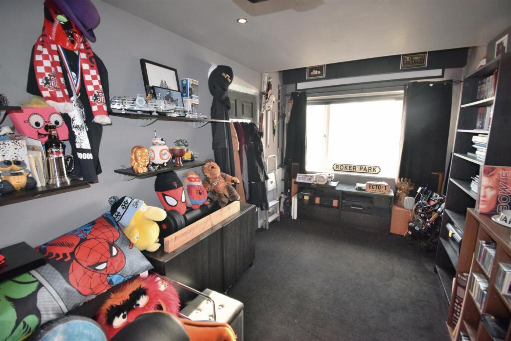 Sitting Room / Cinema Room