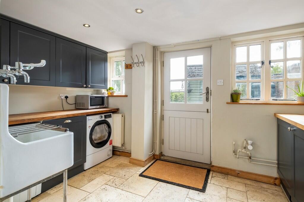 1440px2 Chapel Co...