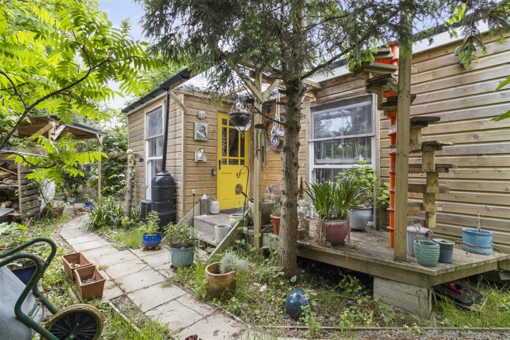 Timber framed dwelling
