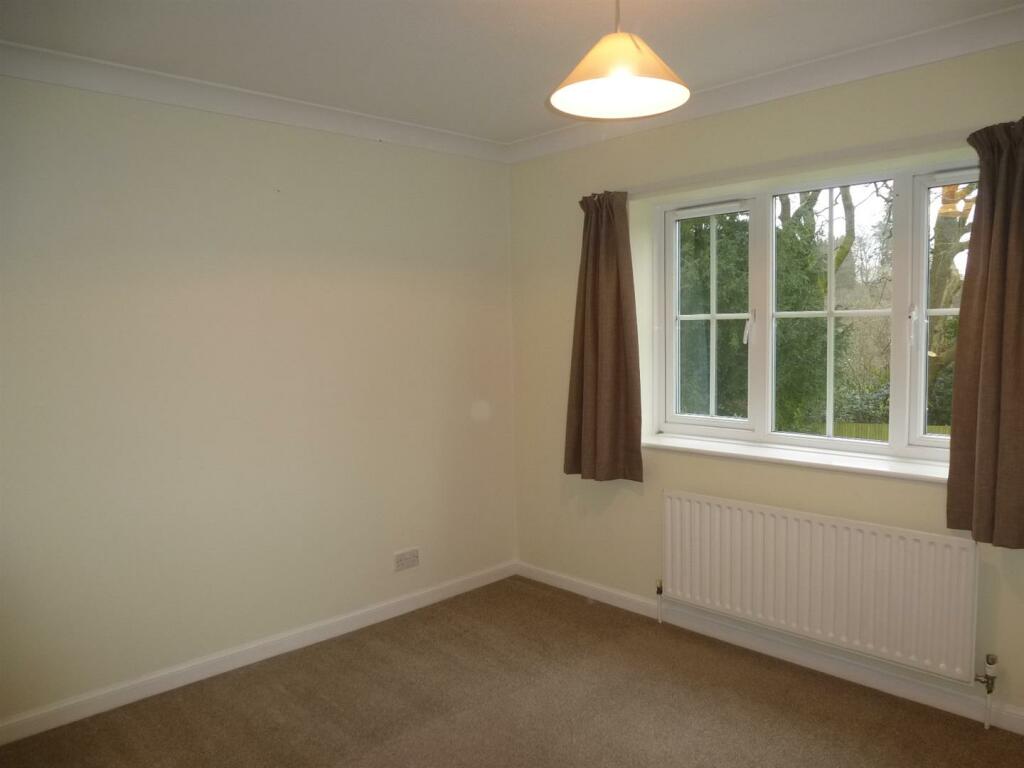 12 Stile Gardens - bedroom 3 Feb 19.JPG