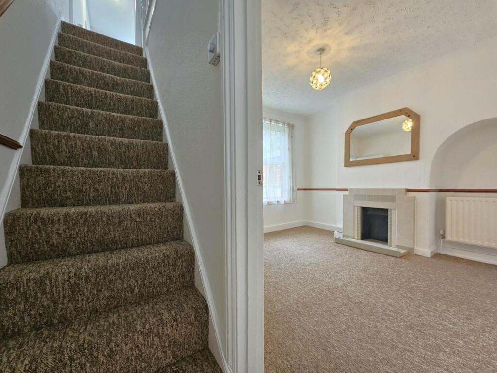Entrance hall.jpg