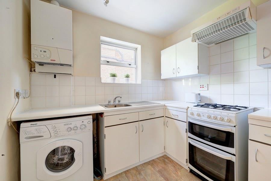 221_rusham_road_Kitc
