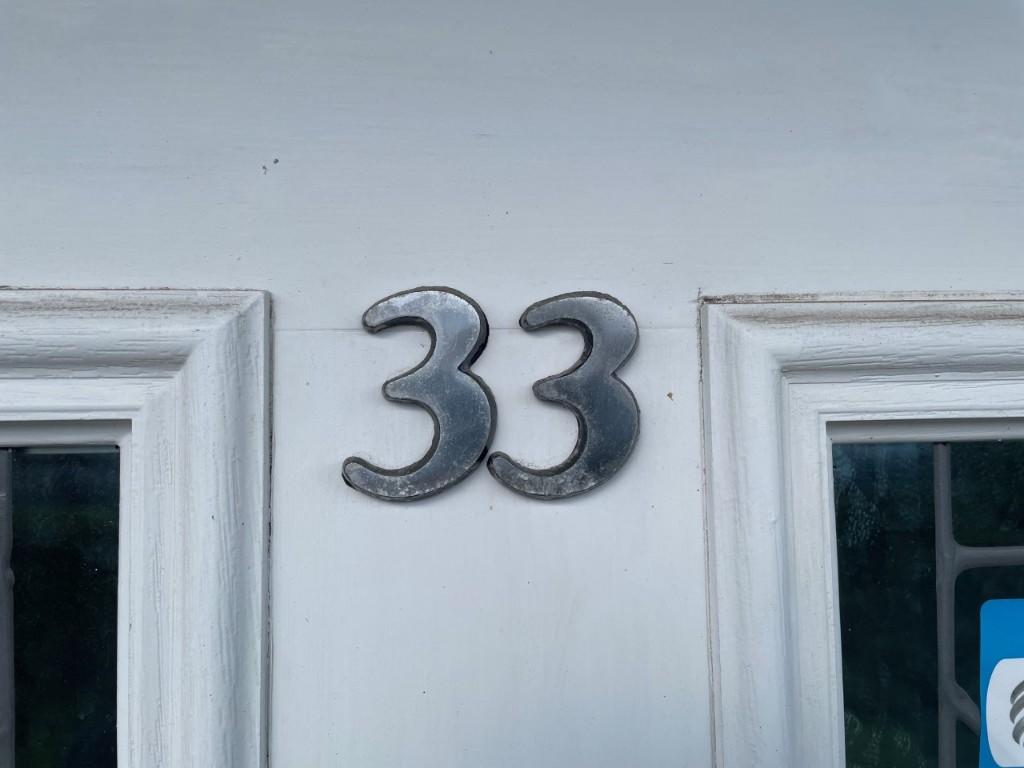 Number plaque