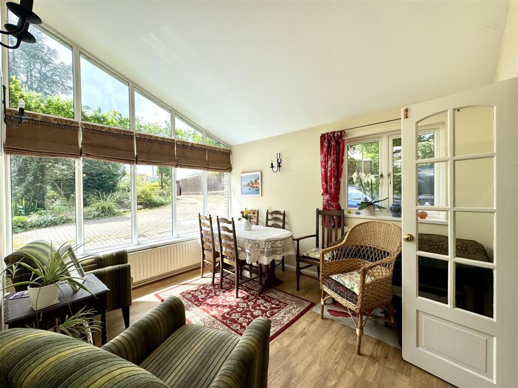 GARDEN ROOM