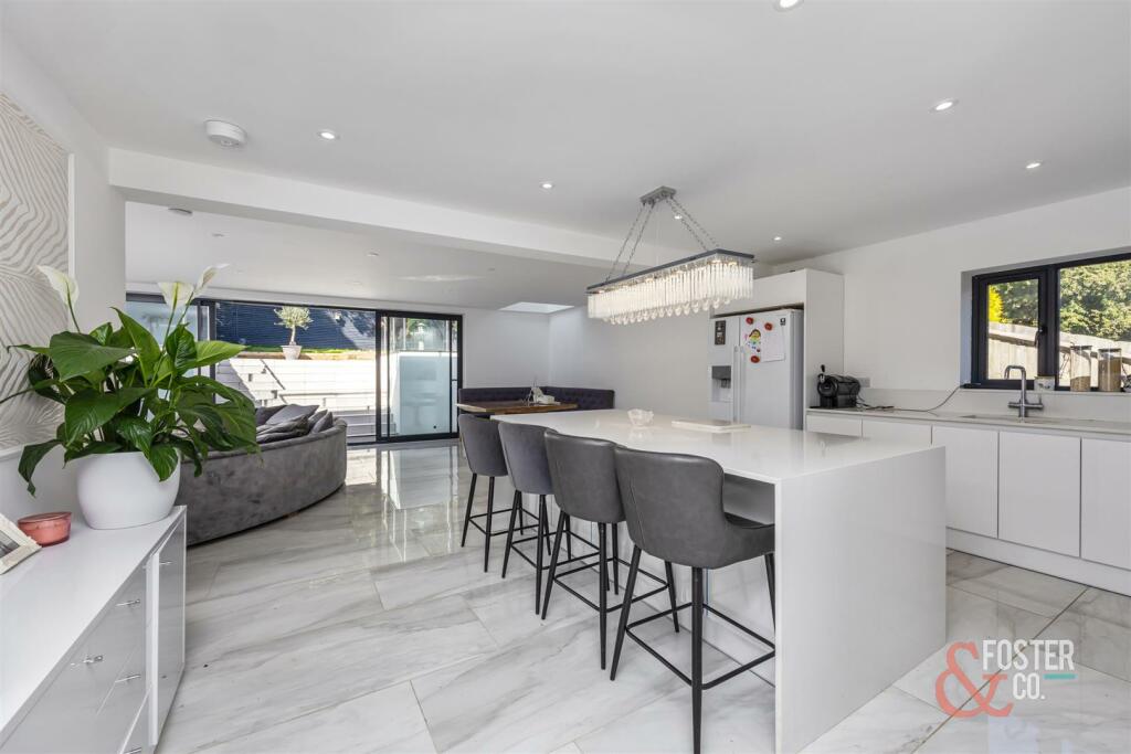 Eastwick Close, 3-016.jpg