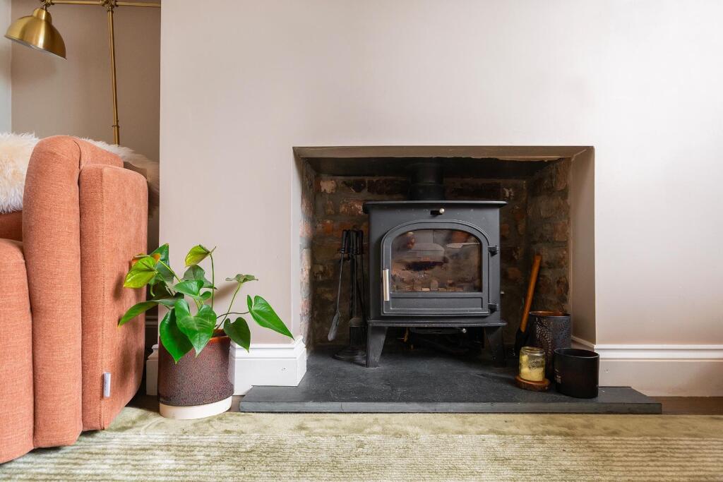 7W0STN - Living Room A.jpg