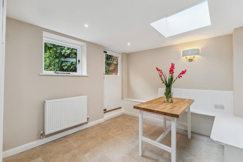 97693_81 Castle Street(15).jpg