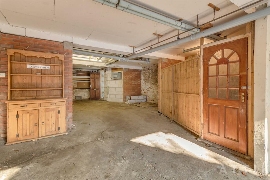 4 Gables, Bridge Street, Halesworth, IP19 8AQ (8) 