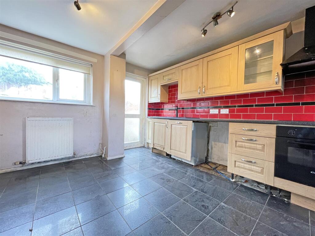 Macaulay Crescent 15 - Kitchen.jpg