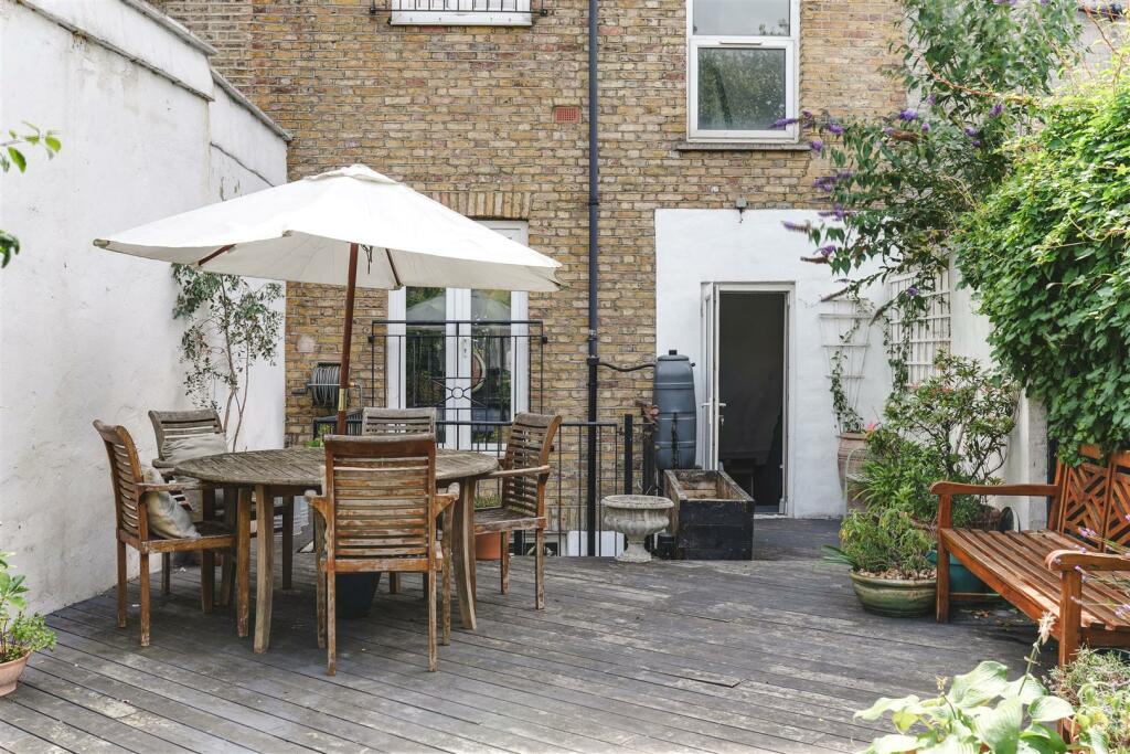 6a Median Road-23.jpg