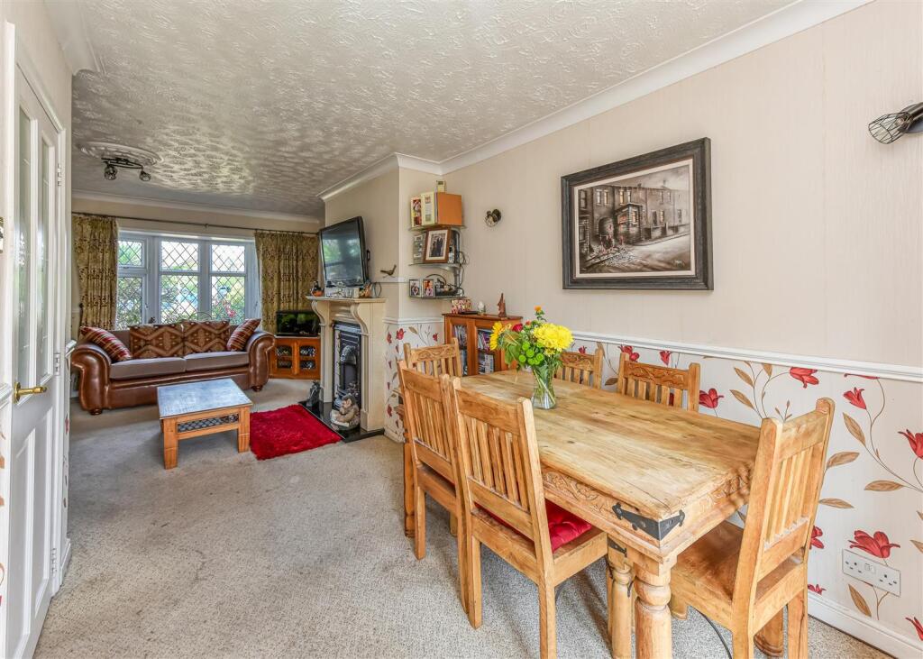 20 Wombourne Road-Dining Area (2).jpg