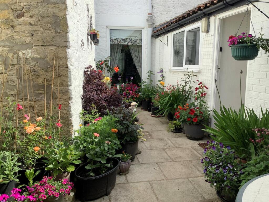 Rear garden access.jpg