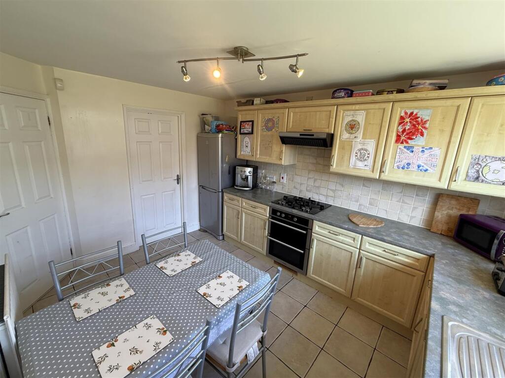 Dining Kitchen B.JPG