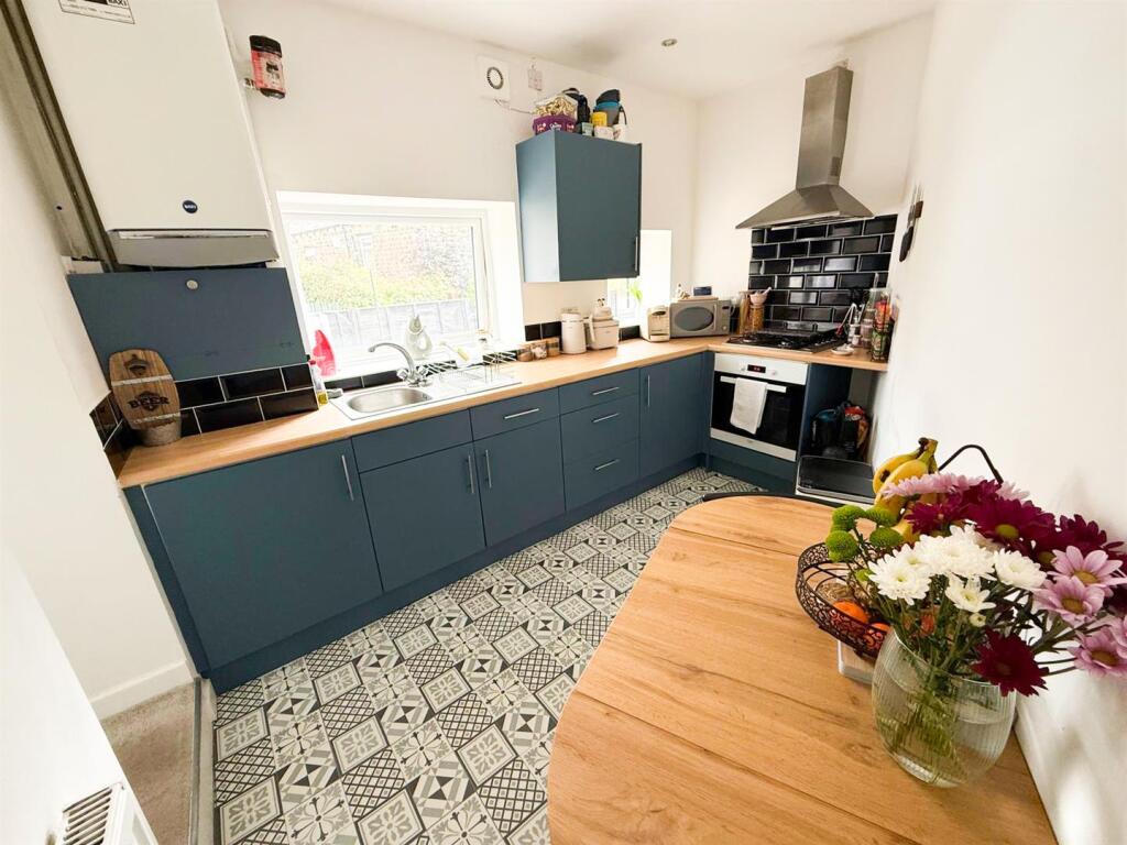 Two bedroom end terrace in Steeton (6).jpg