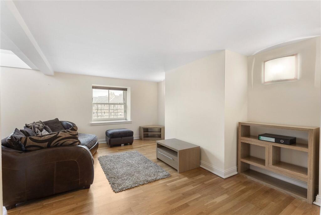 Hermand Crescent 11