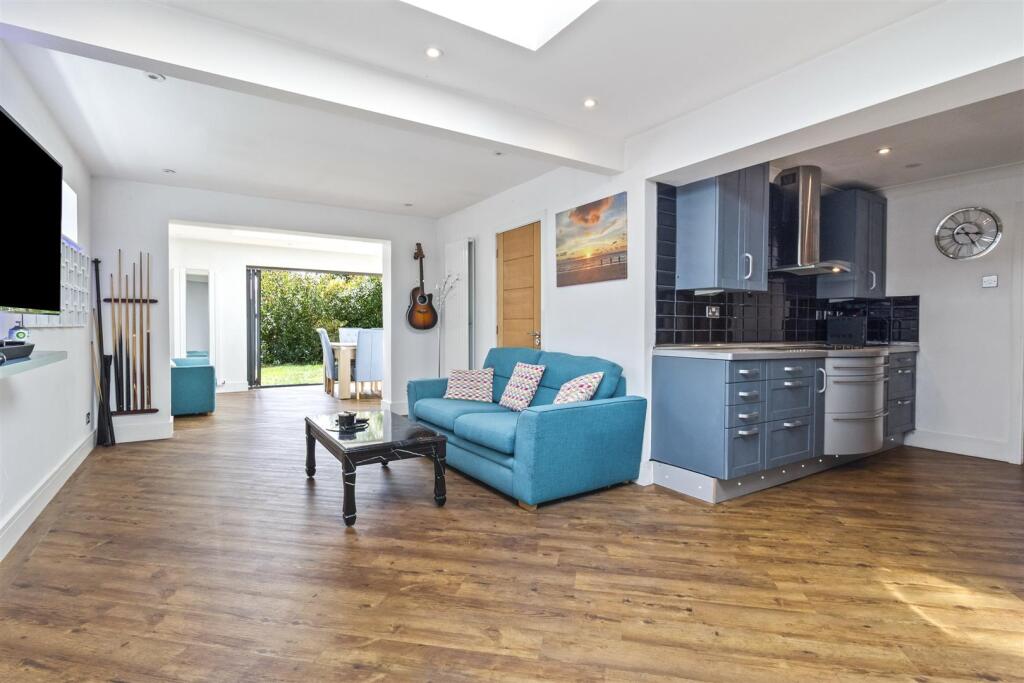 Ashcombe Lodge-004.JPG