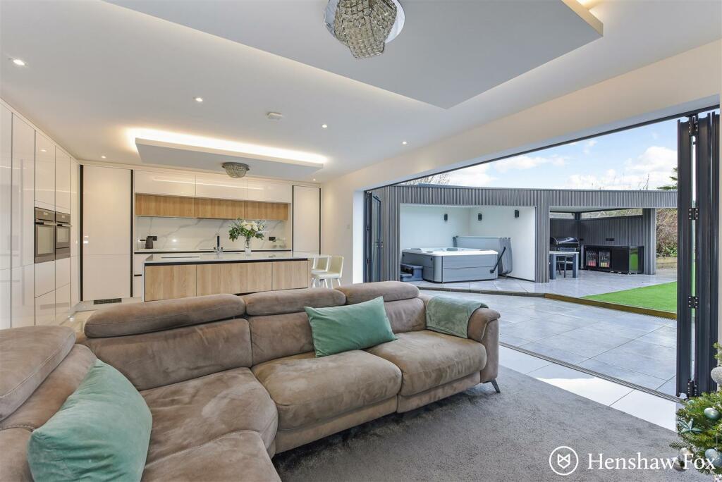 Ph13_5626848 - Copy.jpg