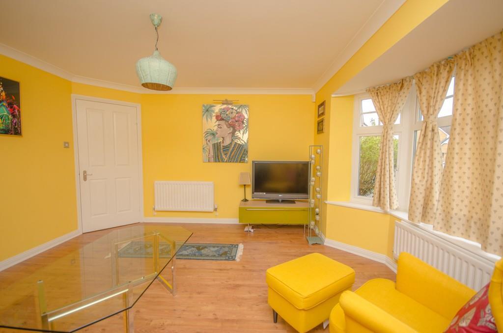 Lounge pic 2.jpg