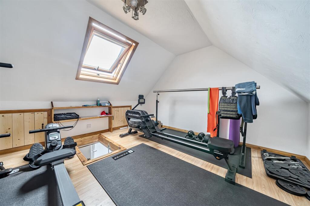 GYM / LOFT ROOM