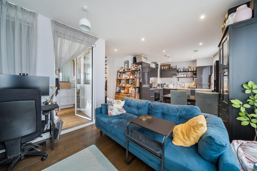 1384033-6-69283d6...