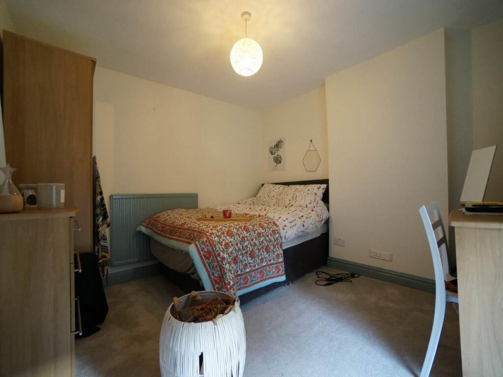 Bed 2.4.JPG