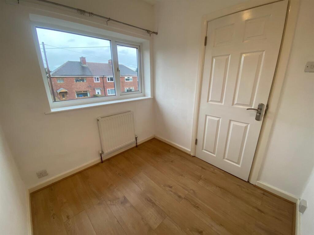 SMALL BEDROOM 1.jpg