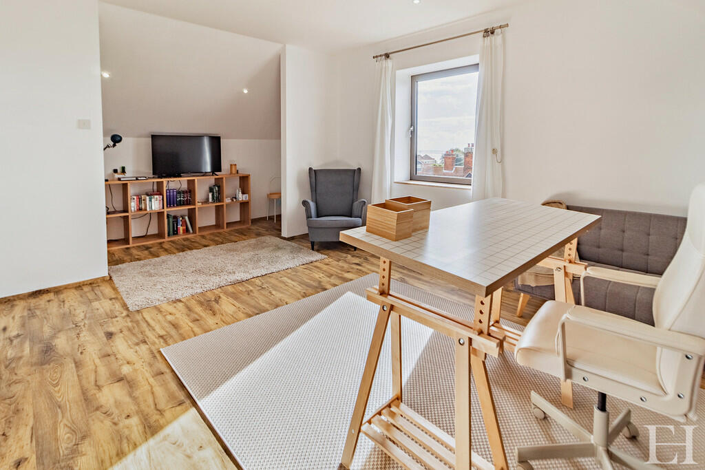 8623234-interiorW...