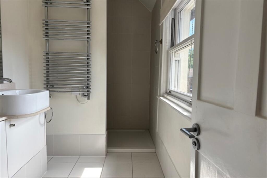 Ensuite (Main)