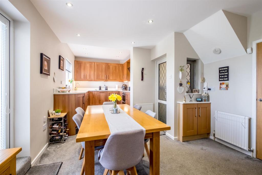 Kitchen Diner/Family Room.