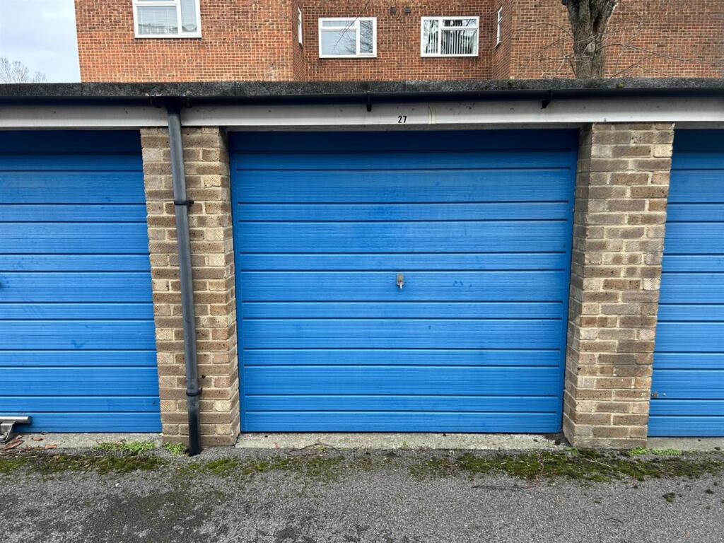 01323 438506
