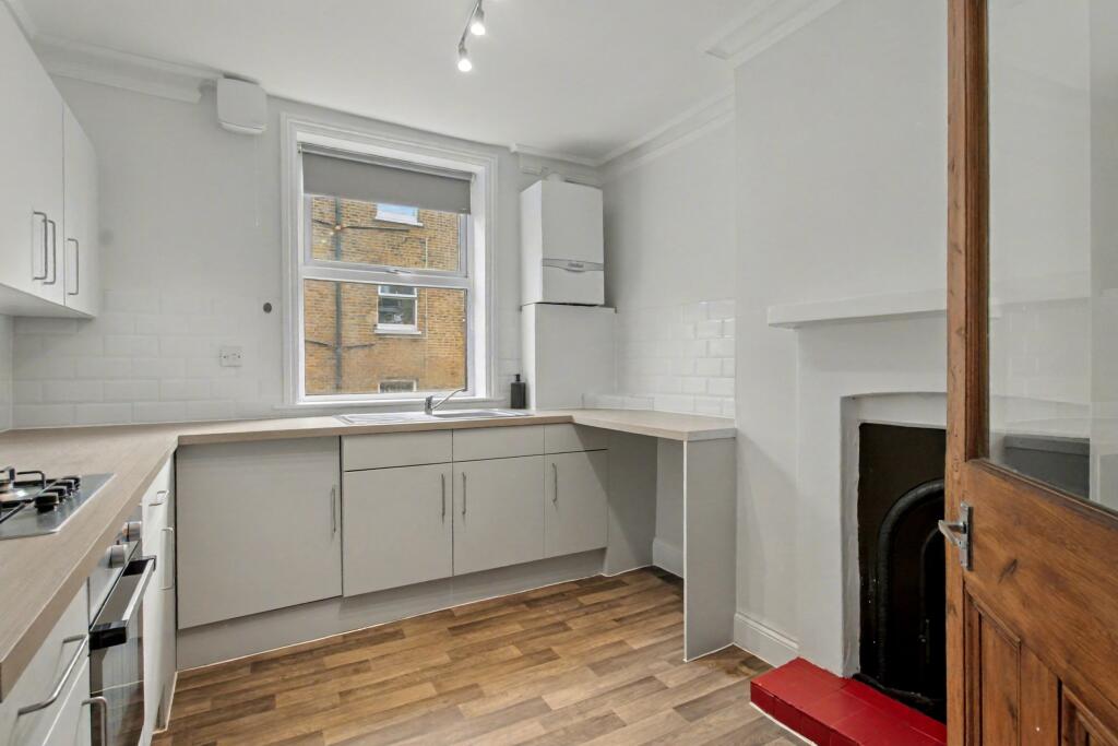 5.KITCHEN.jpg