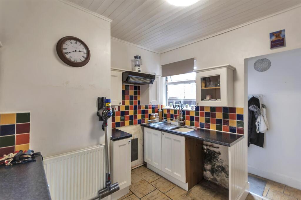 KITCHEN/BREAKFAST ROOM