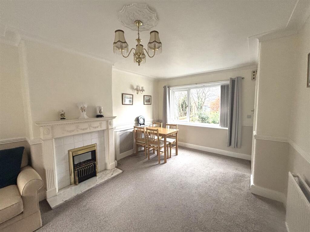 Lounge &amp; Dining Room Aspect 3