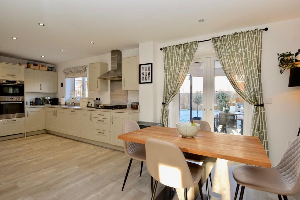 Kitchen/Dining Ro...