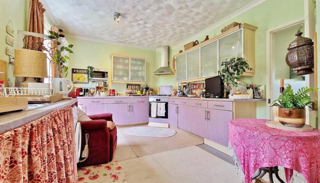 Kitchen/Breakfast Room