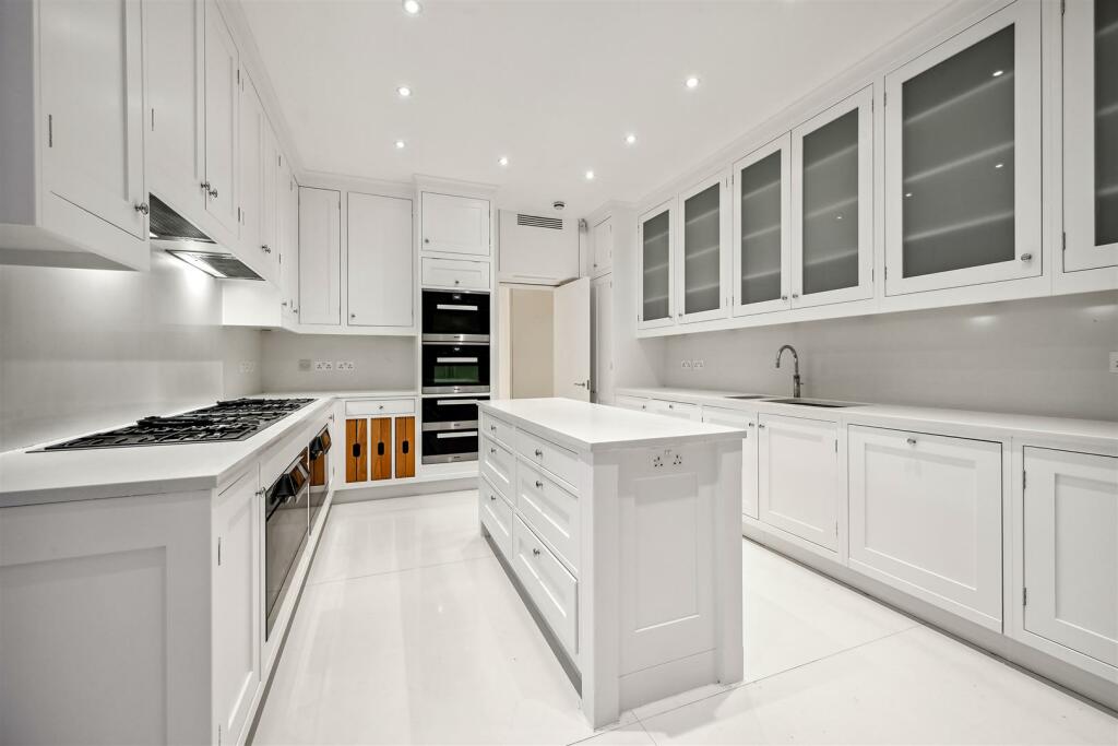 Flat FGH, 54 56 Cadogan Square (10).jpg