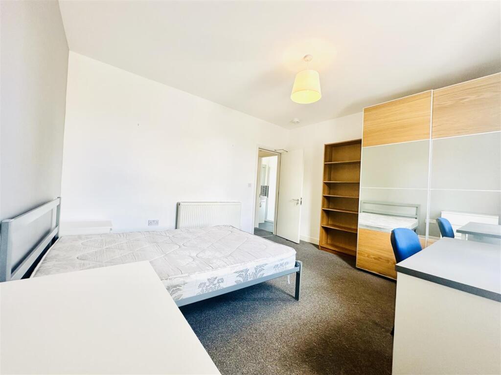 Bedroom 6.jpeg