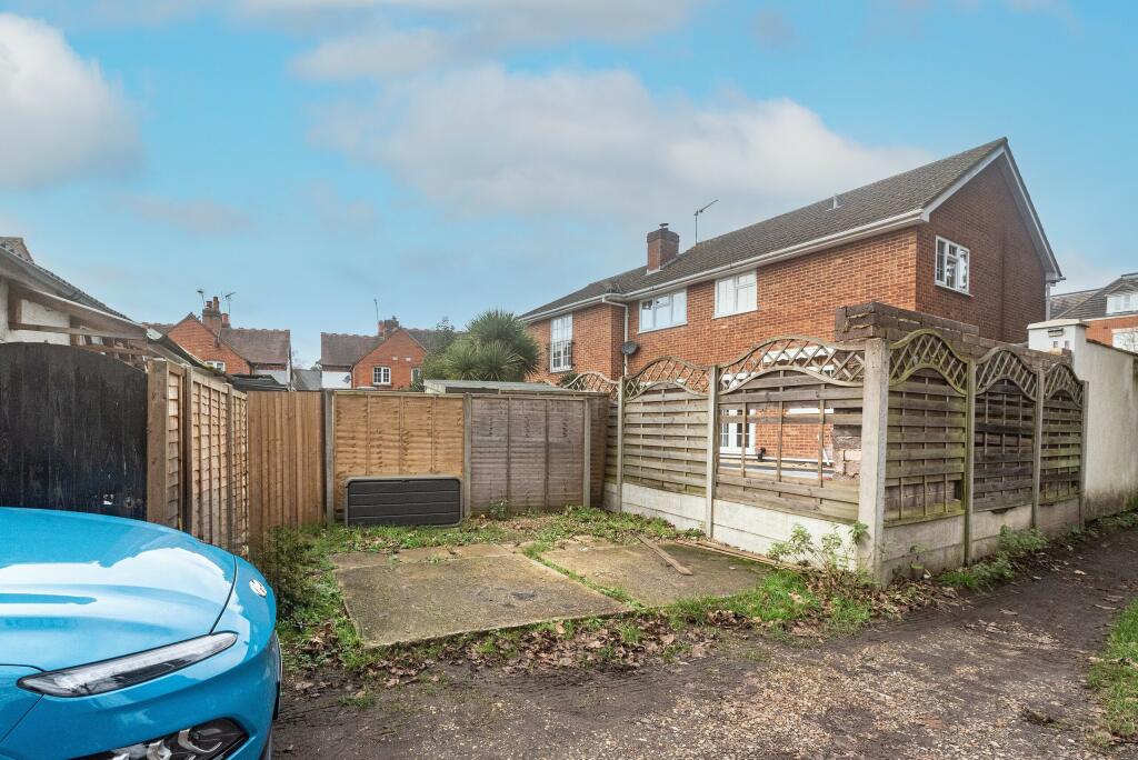 17VicarageRoad-31_bluesky